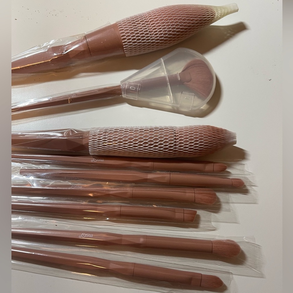 Pink makeup brush set